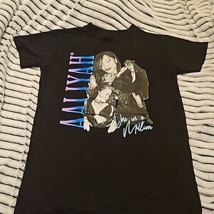 Aaliyah T-shirt Balck, small(oversized small)